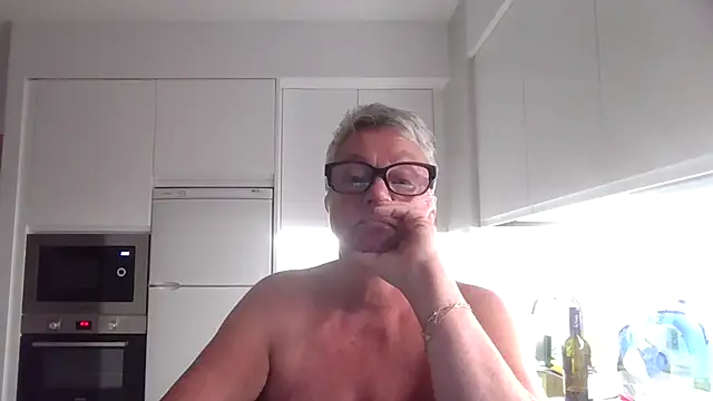GrannyChrissy68 online show from 10.10.25