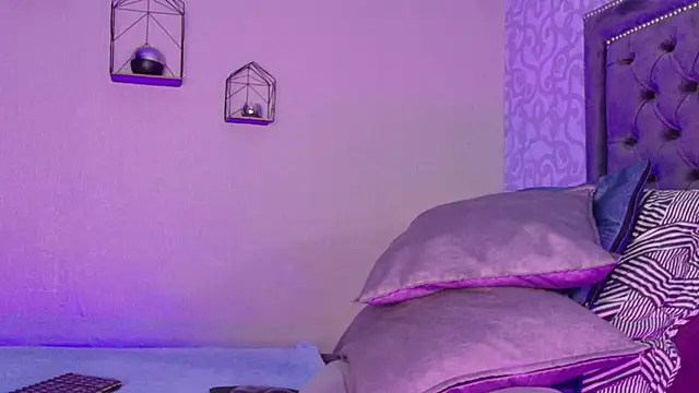 Snapshot of MariiePrice chatting on 01.03.25 MariiePrice online show from 01.03.25