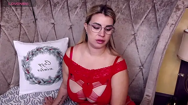 BustyGizelle online show from 11.10.25