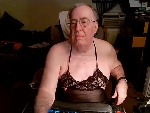 Snapshot of Toastir chatting on 12.16.24 Toastir online show from 12.16.24