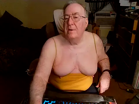 Snapshot of Toastir chatting on 12.17.24 Toastir online show from 12.17.24