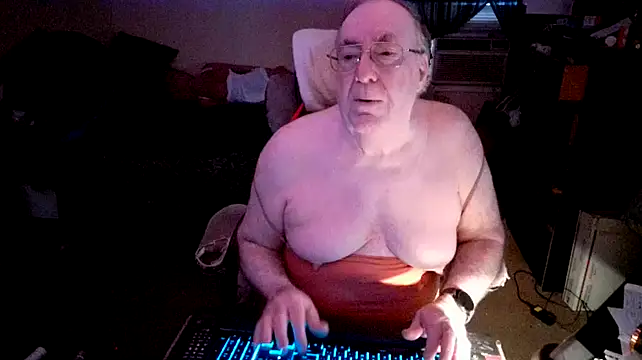 Snapshot of Toastir chatting on 01.12.25 Toastir online show from 01.12.25