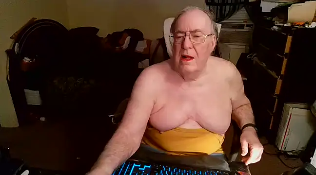 Snapshot of Toastir chatting on 03.19.25 Toastir online show from 03.19.25