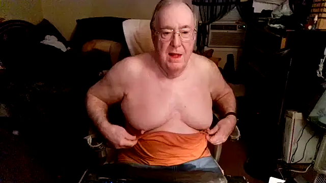 Snapshot of Toastir chatting on 09.13.25 Toastir online show from 09.13.25