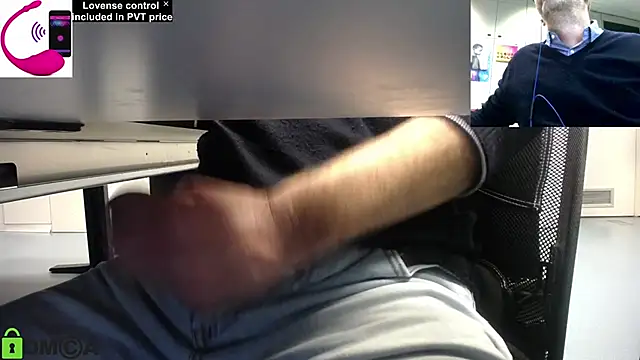 Snapshot of pliko chatting on 12.03.24 pliko online show from 12.03.24