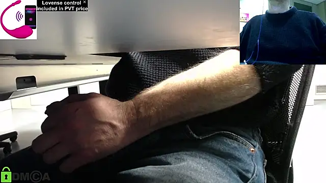 Snapshot of pliko chatting on 12.09.24 pliko online show from 12.09.24