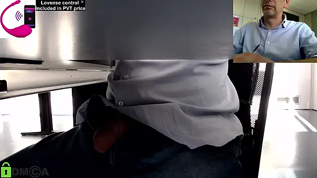 Snapshot of pliko chatting on 02.04.25 pliko online show from 02.04.25