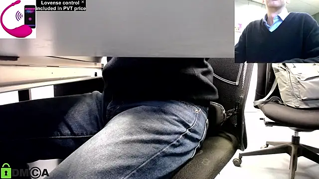 Snapshot of pliko chatting on 02.28.25 pliko online show from 02.28.25