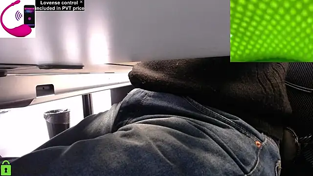 Snapshot of pliko chatting on 03.03.25 pliko online show from 03.03.25