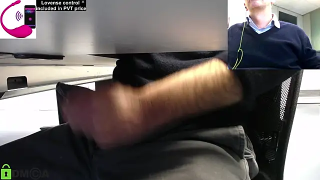 Snapshot of pliko chatting on 10.21.25 pliko online show from 10.21.25