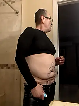 Snapshot of bobby69cock chatting on 02.15.25 bobby69cock online show from 02.15.25