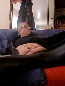 Snapshot of bobby69cock chatting on 03.19.25 bobby69cock online show from 03.19.25
