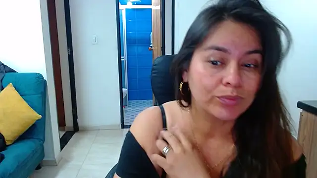Snapshot of Ixchel_Anaid chatting on 01.23.25 Ixchel Anaid online show from 01.23.25
