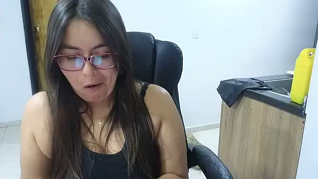 Snapshot of Ixchel_Anaid chatting on 02.04.25 Ixchel Anaid online show from 02.04.25