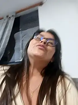 Snapshot of Ixchel_Anaid chatting on 02.09.25 Ixchel Anaid online show from 02.09.25