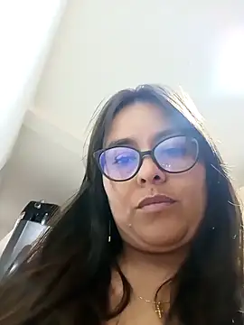 Snapshot of Ixchel_Anaid chatting on 02.15.25 Ixchel Anaid online show from 02.15.25