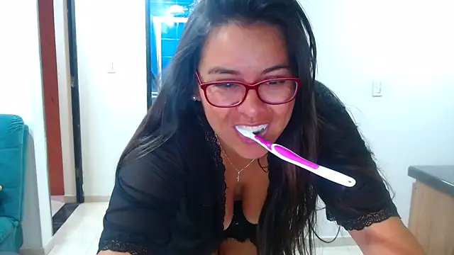 Snapshot of Ixchel_Anaid chatting on 03.02.25 Ixchel Anaid online show from 03.02.25