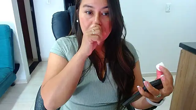 Snapshot of Ixchel_Anaid chatting on 03.04.25 Ixchel Anaid online show from 03.04.25