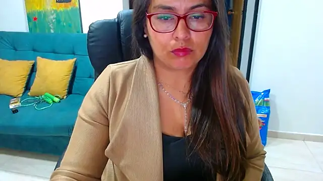 Snapshot of Ixchel_Anaid chatting on 03.06.25 Ixchel Anaid online show from 03.06.25