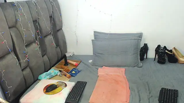 Snapshot of Tits__sweet chatting on 02.11.25 Tits  sweet online show from 02.11.25