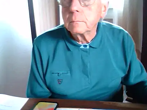 Snapshot of johnjohn622662 chatting on 09.17.25 johnjohn622662 online show from 09.17.25