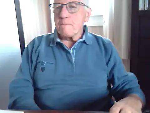 Snapshot of johnjohn622662 chatting on 10.06.25 johnjohn622662 online show from 10.06.25