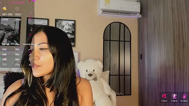 Snapshot of Rubyross21 chatting on 10.17.25 Rubyross21 online show from 10.17.25