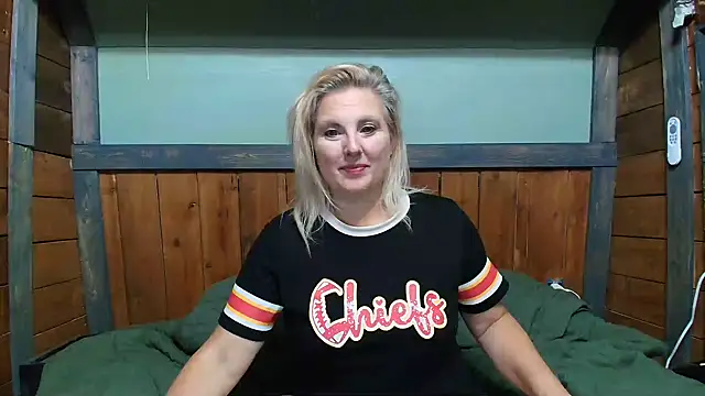 Snapshot of lisaxlovexxx chatting on 10.20.25 lisaxlovexxx online show from 10.20.25
