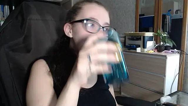 Snapshot of AnKey_Rayah chatting on 12.14.24 AnKey Rayah online show from 12.14.24