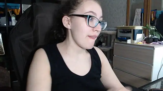 Snapshot of AnKey_Rayah chatting on 12.15.24 AnKey Rayah online show from 12.15.24