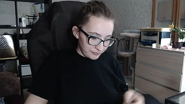 Snapshot of AnKey_Rayah chatting on 12.15.24 AnKey Rayah online show from 12.15.24
