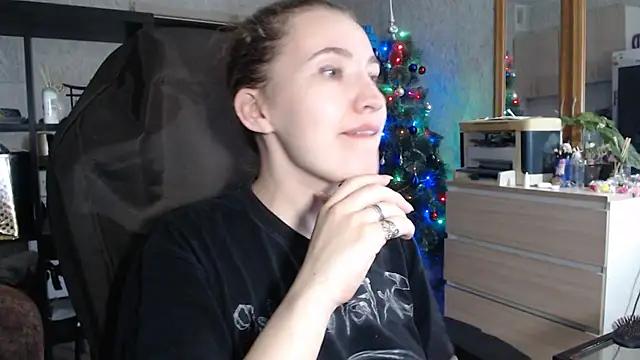 Snapshot of AnKey_Rayah chatting on 12.28.24 AnKey Rayah online show from 12.28.24