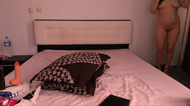 DaryanaRed08 online show from 02.16.25