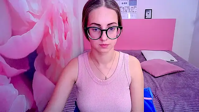 Snapshot of AliceAdams chatting on 12.10.24 AliceAdams online show from 12.10.24