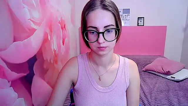 Snapshot of AliceAdams chatting on 12.11.24 AliceAdams online show from 12.11.24