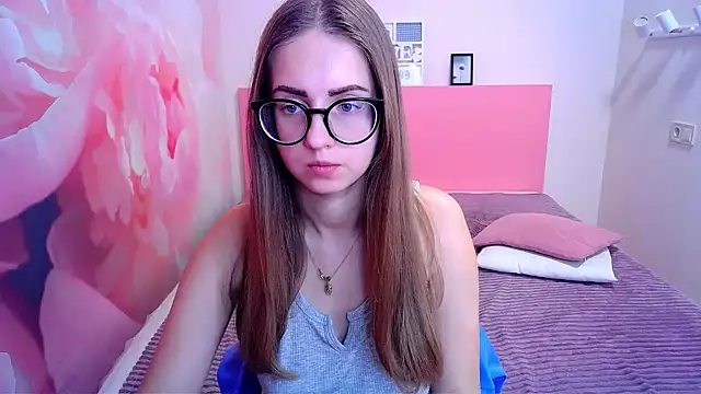 Snapshot of AliceAdams chatting on 01.09.25 AliceAdams online show from 01.09.25