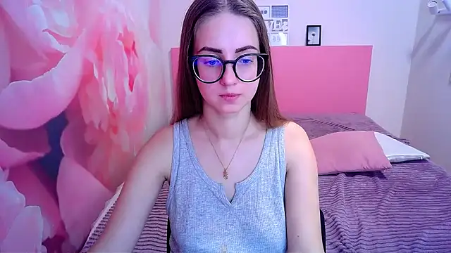 Snapshot of AliceAdams chatting on 01.13.25 AliceAdams online show from 01.13.25