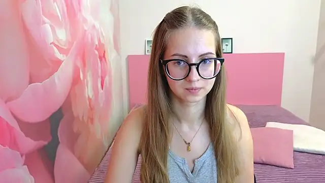 Snapshot of AliceAdams chatting on 01.30.25 AliceAdams online show from 01.30.25