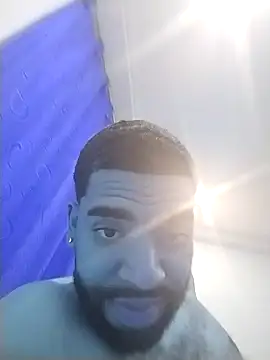 Snapshot of Aroon_Stonne chatting on 12.23.24 Aroon Stonne online show from 12.23.24