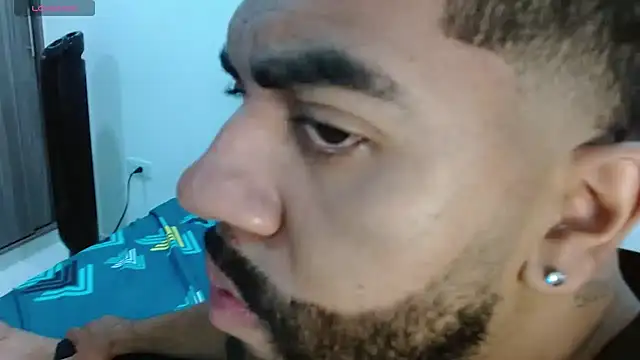 Snapshot of Aroon_Stonne chatting on 02.16.25 Aroon Stonne online show from 02.16.25