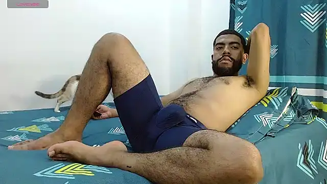 Snapshot of Aroon_Stonne chatting on 03.03.25 Aroon Stonne online show from 03.03.25