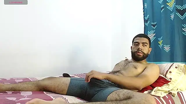 Snapshot of Aroon_Stonne chatting on 03.21.25 Aroon Stonne online show from 03.21.25