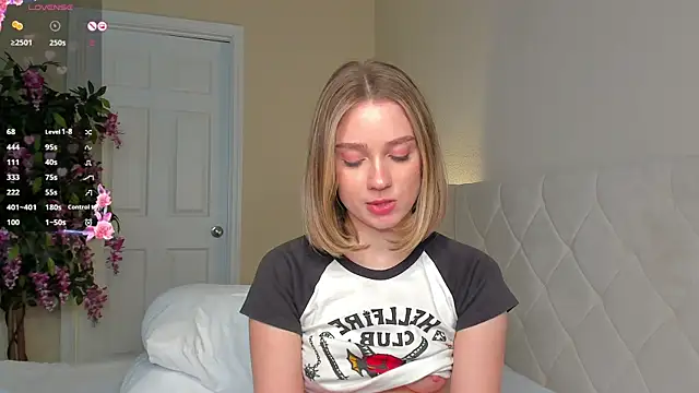 Snapshot of BabyEllen chatting on 01.20.25 BabyEllen online show from 01.20.25
