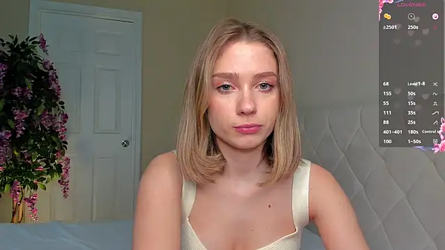 Snapshot of BabyEllen chatting on 03.03.25 BabyEllen online show from 03.03.25