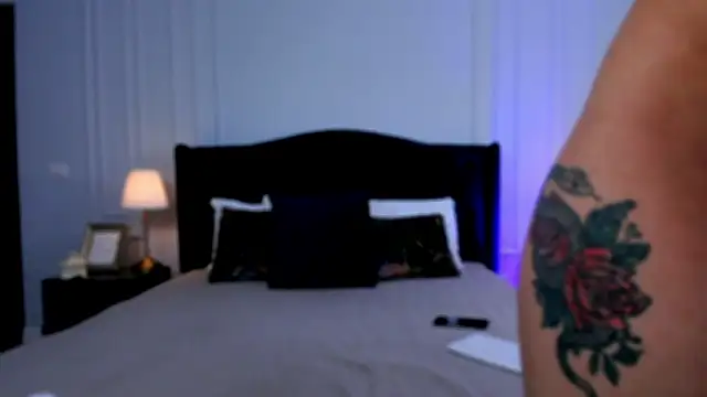 Snapshot of ElizzaBubble chatting on 01.13.25 ElizzaBubble online show from 01.13.25