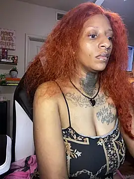 Snapshot of MzParker chatting on 01.14.25 MzParker online show from 01.14.25