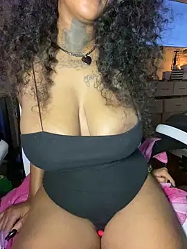 Snapshot of MzParker chatting on 02.18.25 MzParker online show from 02.18.25