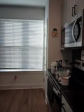 Snapshot of HollyTattoo chatting on 12.06.24 HollyTattoo online show from 12.06.24