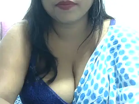 Snapshot of ROSEE_MERRYYYY chatting on 12.23.24 ROSEE MERRYYYY online show from 12.23.24
