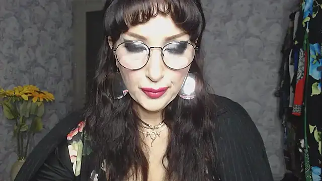 Aziza1 online show from 10.17.25